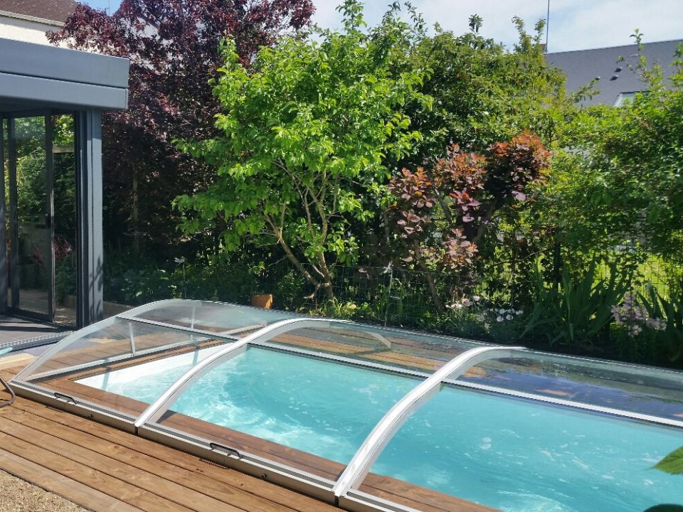 PISCINE 10M² AVEC ABRI INFERIEUR A 180CM