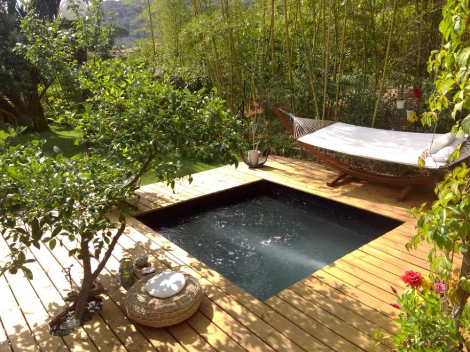 PISCINE 10M²